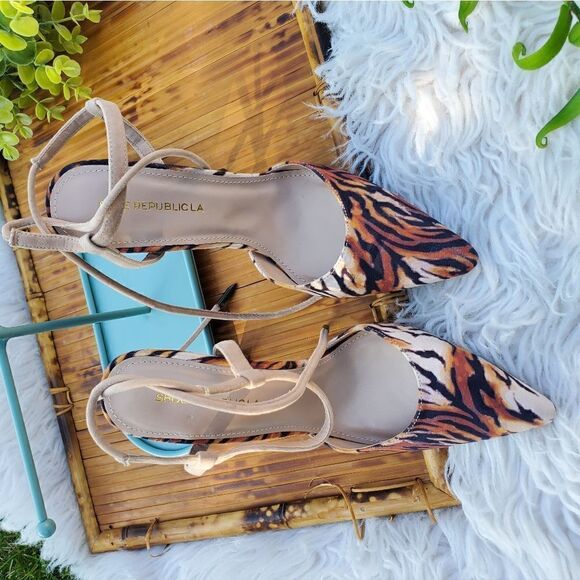 New Shoe Repulic LA Tiger Print Stiletto Heels - Picture 10 of 12